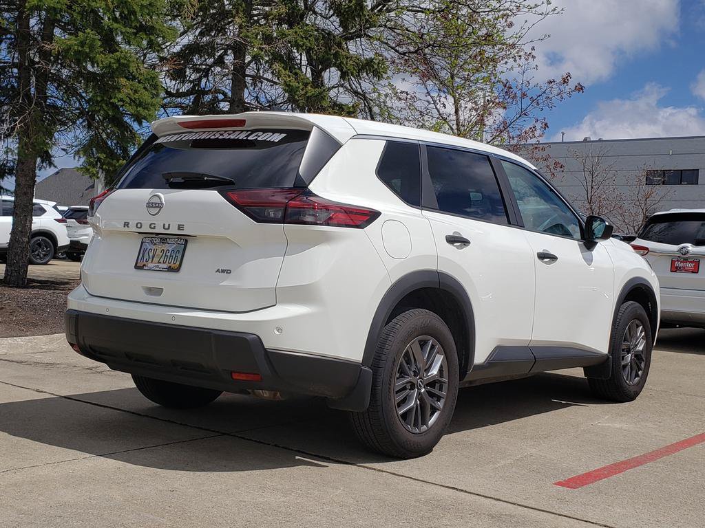 Certified 2025 Nissan Rogue S AWD/4WD image 9
