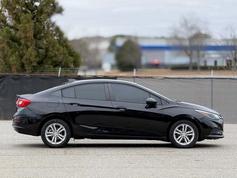 Used 2018 Chevrolet Cruze LS image 7