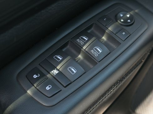 Used 2022 Jeep Grand Cherokee Laredo X image 23