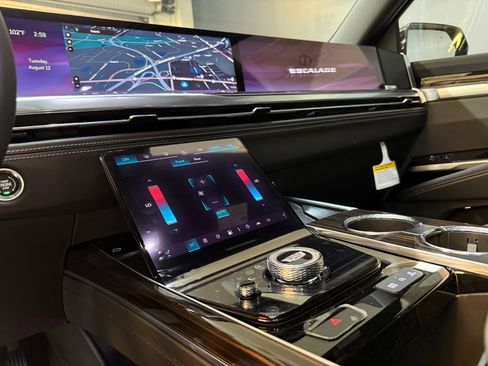 New 2025 Cadillac Escalade ESV Premium Luxury w/ Touring Package image 32