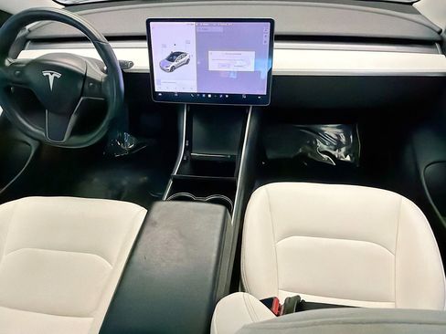 Used 2019 Tesla Model 3 Standard Range Plus image 12