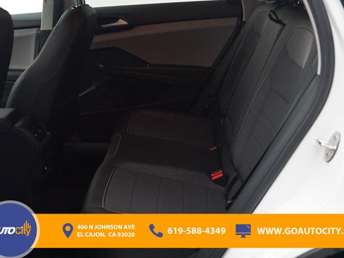 Used 2024 Volkswagen Taos SE FWD image 14