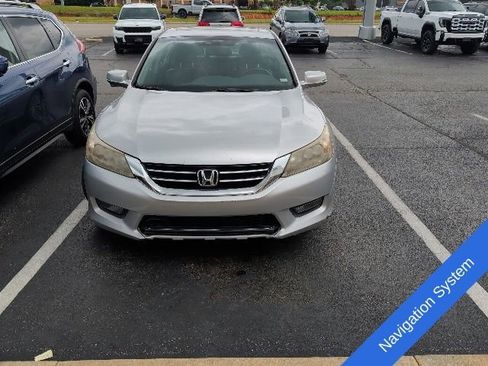 Used 2015 Honda Accord Touring image 2