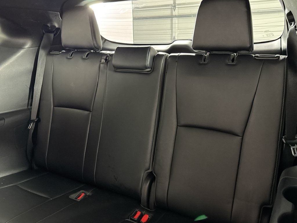 Used 2021 Toyota Highlander XSE AWD/4WD image 12