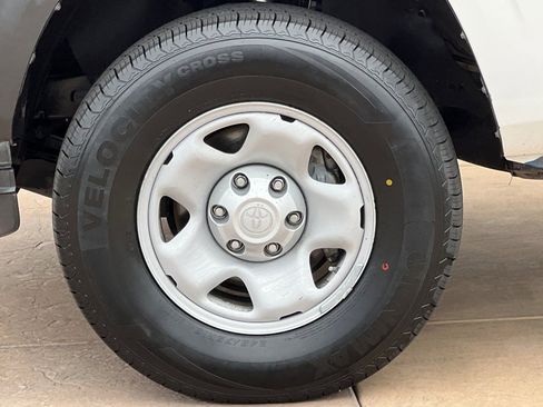 Certified 2022 Toyota Tacoma SR image 29
