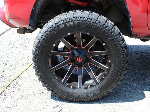 Used 2019 Toyota Tacoma SR image 22