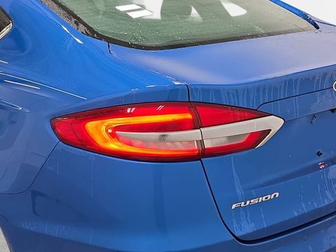 Used 2020 Ford Fusion SE image 33
