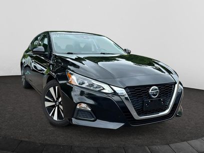 Used 2022 Nissan Altima 2.5 SV