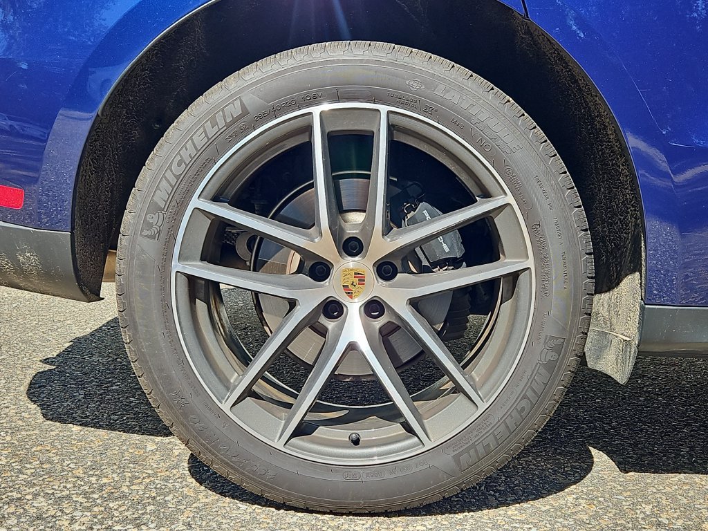 Certified 2026 Porsche Macan AWD/4WD image 11