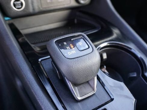Used 2021 Nissan Rogue S FWD image 16
