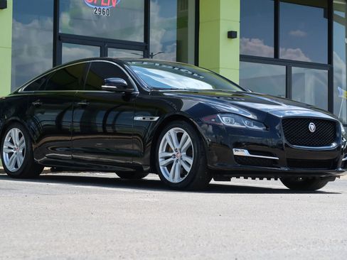 Used 2017 Jaguar XJ R-Sport image 5