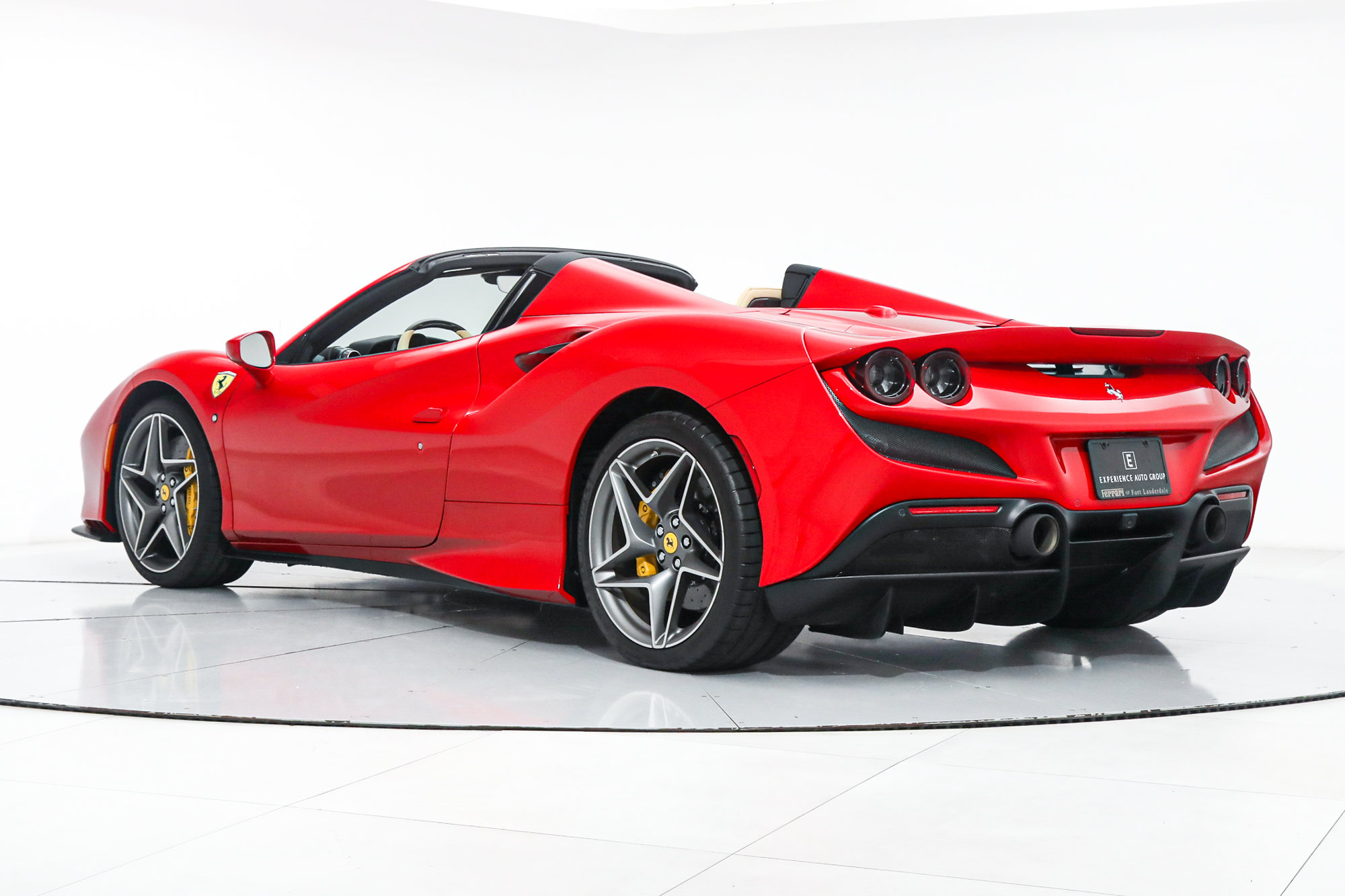 Certified 2022 Ferrari F8 Tributo RWD image 8