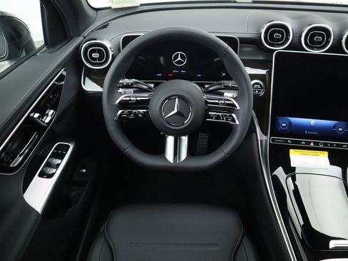 Used 2026 Mercedes-Benz GLC 300 4MATIC image 11