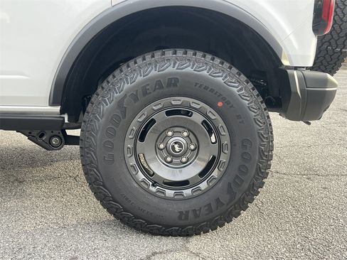 New 2025 Ford Bronco Badlands image 27