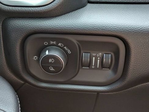 New 2026 RAM 2500 Laramie AWD/4WD image 24