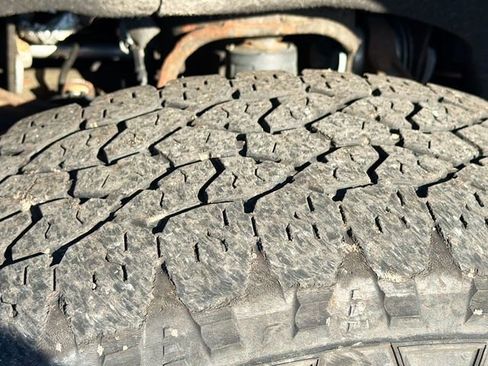 Used 2023 Chevrolet Silverado 2500 Custom w/ Custom Value Package image 15