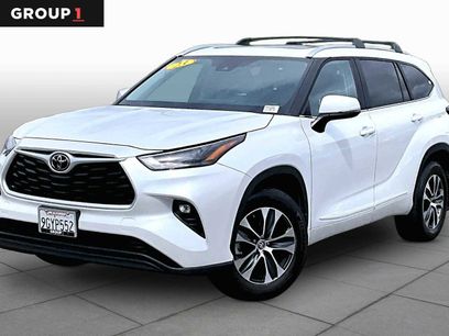 Used 2023 Toyota Highlander XLE