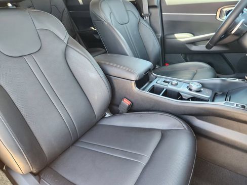 Certified 2025 Kia Sorento EX AWD/4WD image 15