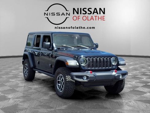 Used 2025 Jeep Wrangler Unlimited Rubicon AWD/4WD image 32