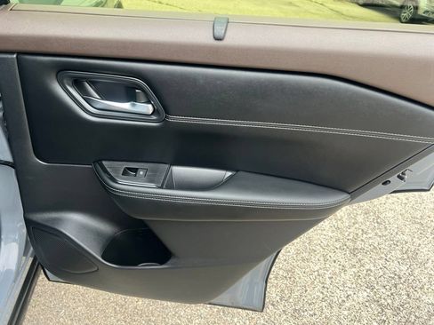 Certified 2023 Nissan Rogue SV w/ SV Premium B Package AWD/4WD image 18