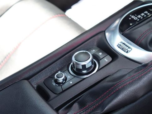 Used 2018 MAZDA MX-5 Miata RF Grand Touring RWD image 18
