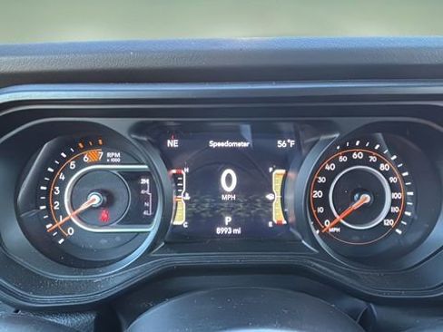 Used 2024 Jeep Wrangler Unlimited Rubicon w/ XTREMEE 35" Tire Package image 15