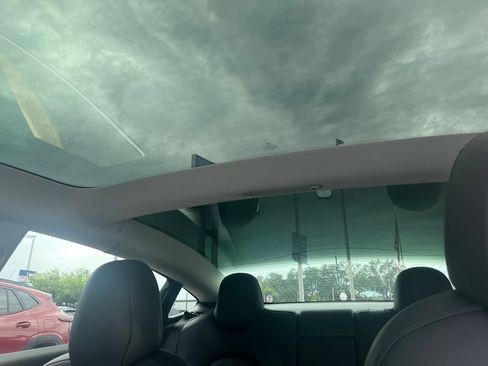 Used 2018 Tesla Model 3 Long Range RWD image 12
