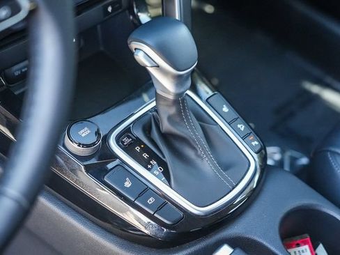Certified 2025 Kia Seltos EX FWD image 20