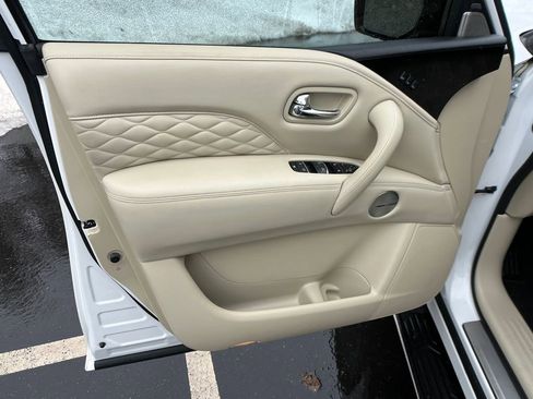 Used 2022 INFINITI QX80 Sensory w/ Cargo Package image 11