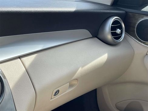 Used 2019 Mercedes-Benz C 300 Sedan image 33
