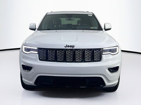 Used 2022 Jeep Grand Cherokee Laredo X image 2