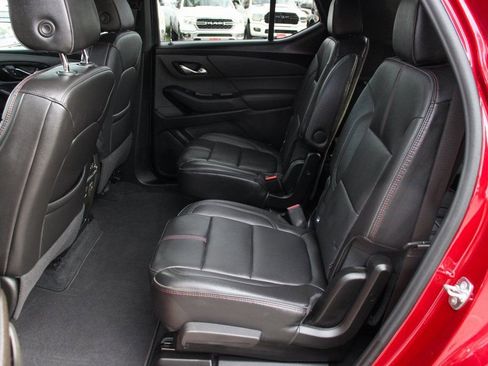 Used 2023 Chevrolet Traverse RS image 41