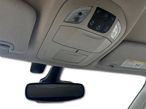 Used 2021 Chrysler Pacifica Touring-L image 24