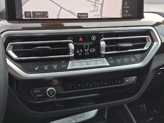 Used 2024 BMW X4 xDrive30i w/ Parking Assistance Package AWD/4WD image 19