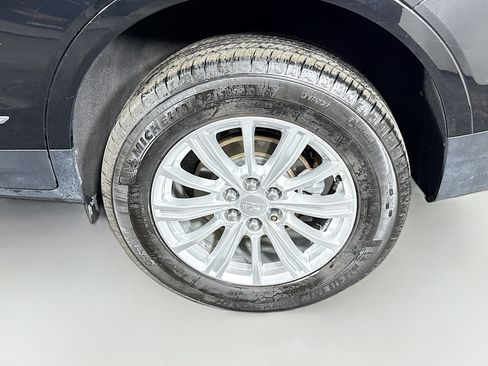 Used 2017 Cadillac XT5 Luxury image 37