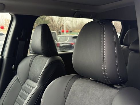 Used 2025 Mitsubishi Outlander SE image 11