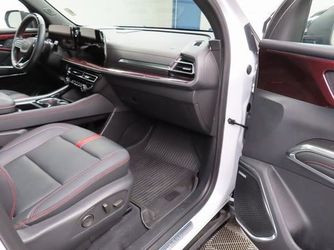 Used 2024 Chevrolet Traverse RS w/ LPO, Floor Liner Package image 35
