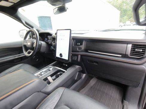 Used 2023 Ford Expedition Max Platinum image 40