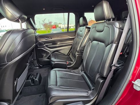 Used 2024 Jeep Grand Cherokee L Limited image 30