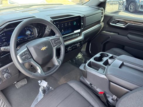 Used 2024 Chevrolet Silverado 1500 LT RWD image 10