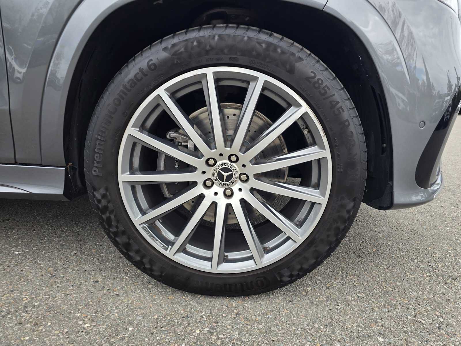 Used 2025 Mercedes-Benz GLS 450 4MATIC w/ AMG Line Exterior image 9