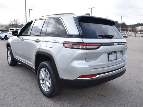 New 2026 Jeep Grand Cherokee Laredo X RWD image 7