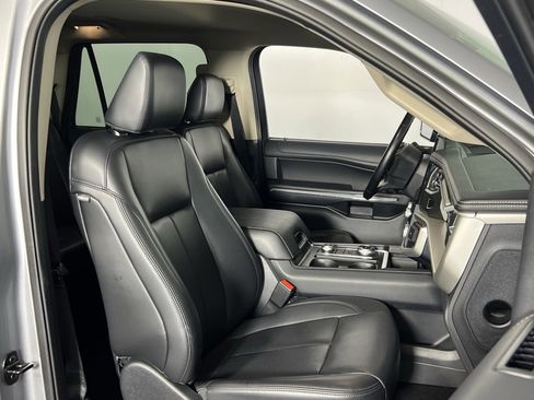 Used 2024 Ford Expedition Max XLT image 32