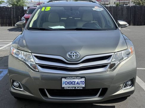 Used 2013 Toyota Venza LE FWD image 2
