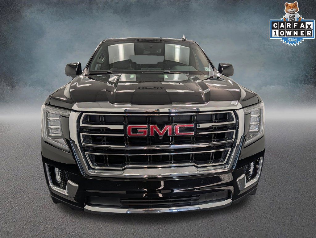 Used 2024 GMC Yukon SLT w/ SLT Premium Package AWD/4WD image 2