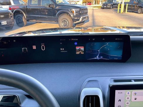 Used 2025 Ford Expedition Active image 19