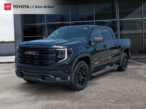 Used 2022 GMC Sierra 1500 Elevation w/ LPO, Elevation Black Package AWD/4WD image 8