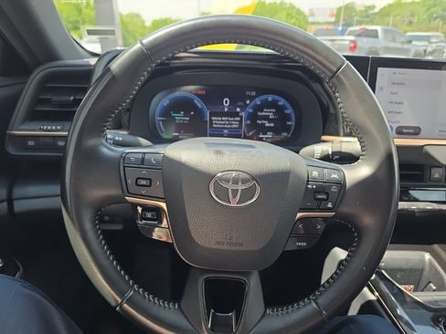 Used 2024 Toyota Crown AWD/4WD image 17