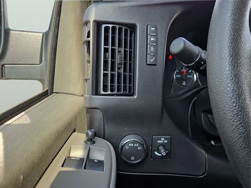 Used 2025 Chevrolet Express 2500 w/ Driver Convenience Package RWD image 16
