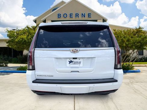 Used 2020 Cadillac Escalade Premium Luxury AWD/4WD image 4